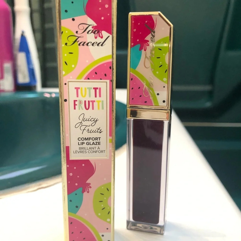 NIB TOO FACED WHO GIVES A FIG LIP GLAZE